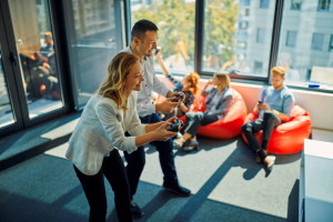 CX Employee Retention Is the Gift That Keeps Giving