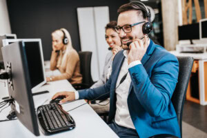 The IT Leader’s Guide to AI Enhanced Employee Efficiency and Experience